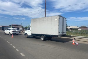 Юные астраханцы пострадали в аварии из-за несоблюдения безопасной дистанции