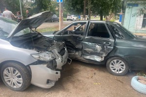 В Астрахани в ДТП пострадали подросток и взрослый
