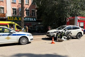 Водитель «Лады Гранты» спровоцировал ДТП с мотоциклистом на улице Космонавта Комарова