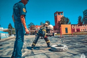 Астраханские пожарные выясняли, кто из них лучше