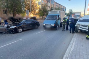 Сразу несколько человек пострадали в результате двух аварий в Астрахани