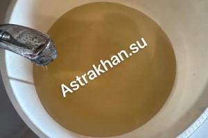 «Из крана льется чай»: соответствует ли вода в Астраханской области нормативам?