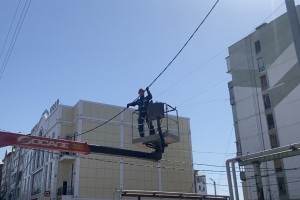 На некоторых улицах Астрахани устанавливают новые фонари