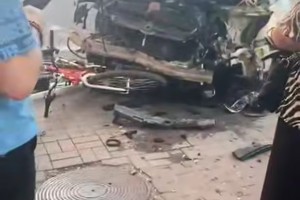 В центре Астрахани произошла странная авария