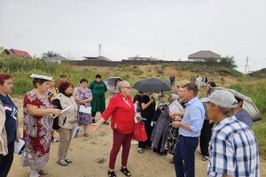 Жители астраханского села жалуются, что из-за грязной воды начали болеть
