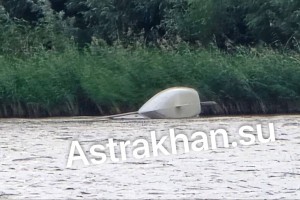 В Астрахани во время соревнований по парусному спорту перевернулись яхты