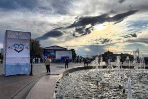 От этнофестивалей до фаер-шоу: как Астрахань отметила День города на набережной Волги
