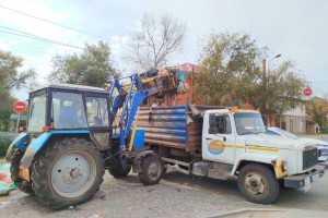 С улиц Астрахани вновь вывозили мусор тоннами