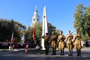 В Астрахани на митинге в Братском саду почтили память воинов 28‑й Краснознаменной армии