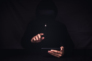 ВСУ обманывают астраханских подростков, используя сервис знакомств