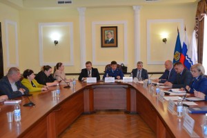 Астраханцев призывают подключиться к решению коммунальных проблем в городе
