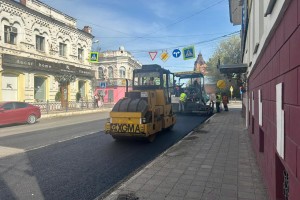 Дорожные работы в Астрахани не останавливаются в праздники и выходные дни
