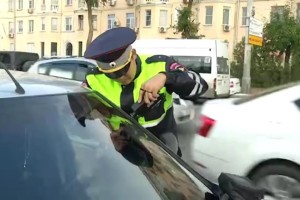 За избиение полицейских астраханца ждет суд